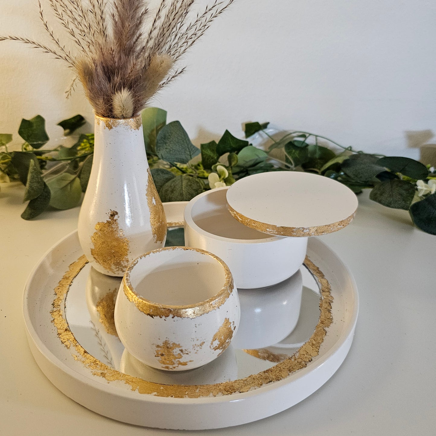Royaler Traum in Weiß und Gold